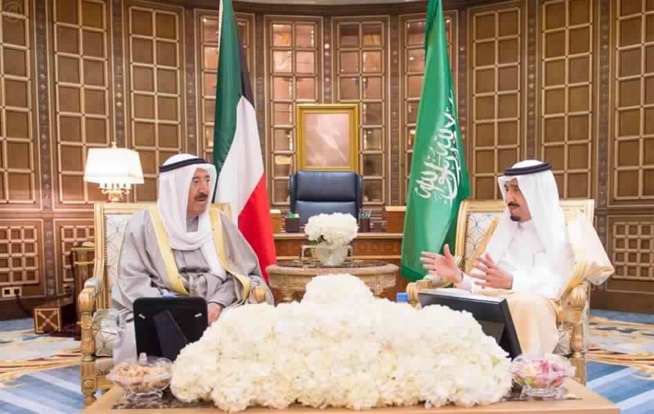 أمير الكويت يحذر من تصعيد محتمل "بالغ الضرر" في الأزمة مع قطر.