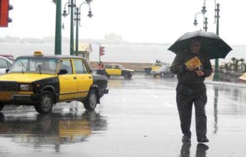 أمطار غزيرة وإنتشار للسحب شرق الإسكندرية