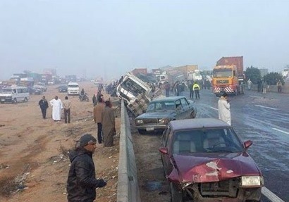 بالصور: تصادم أكثر من 40 سيارة بالإسكندرية الصحراوى يسفر عن وفاة وإصابة 39 شخص