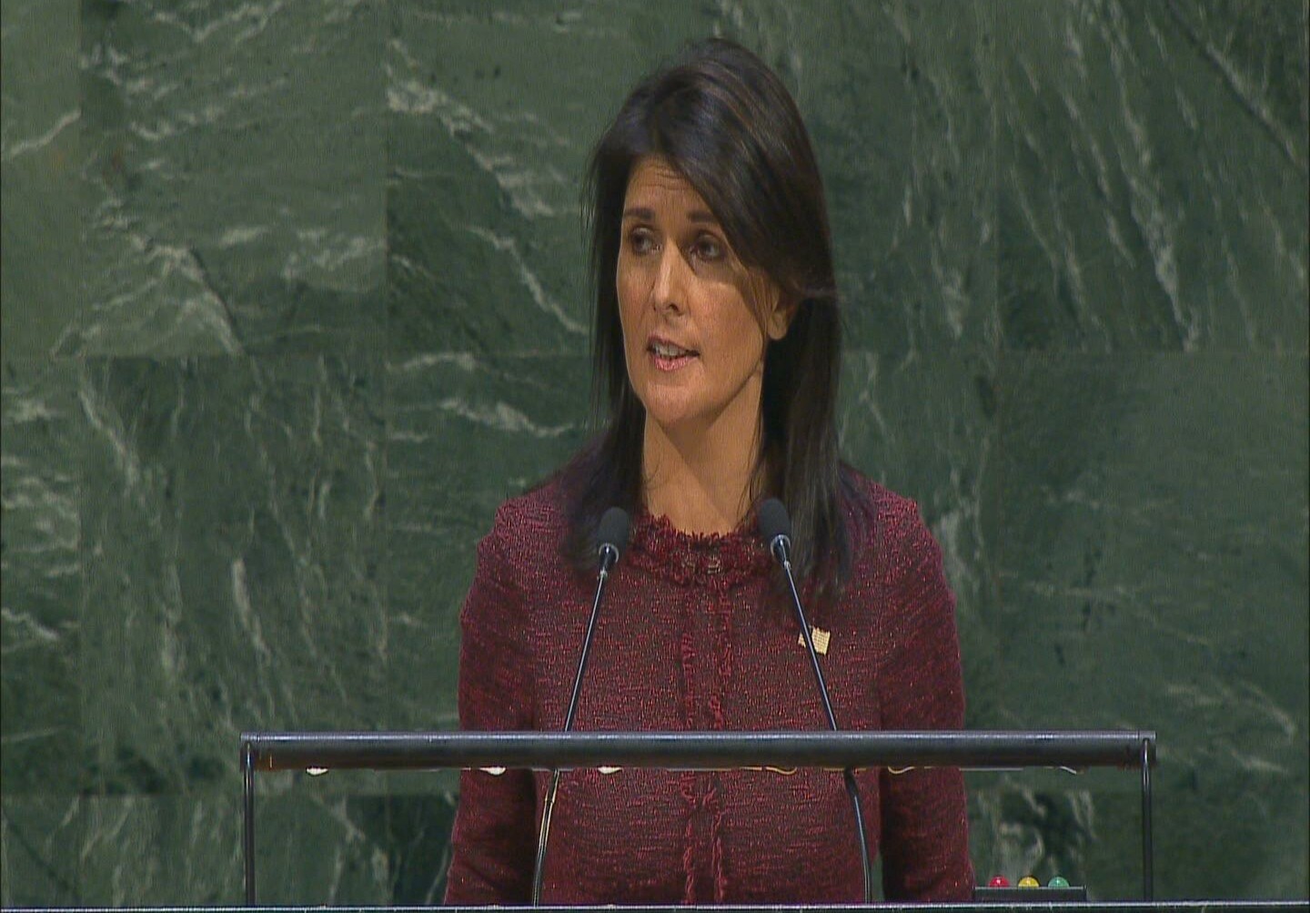 هايلي: سننقل السفارة للقدس وتذكروا هذا اليوم عندما تأتوا لطلب المساعدة أو النفوذ الأمريكي  (تقرير)