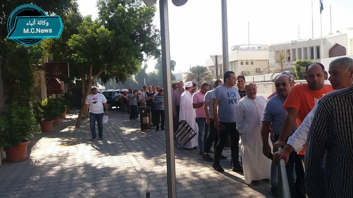 الجالية المصرية بالإمارات تحتشد للإدلاء بأصواتهم في الإنتخابات الرئاسية   (فيديو)