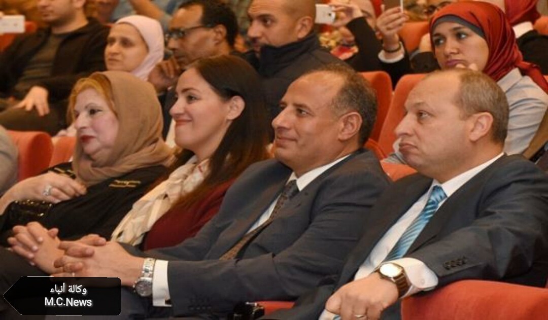 محافظ الإسكندرية يشارك في ندوة "حوار مع مبدع" للفنان محمد صبحي بمكتبة الإسكندرية