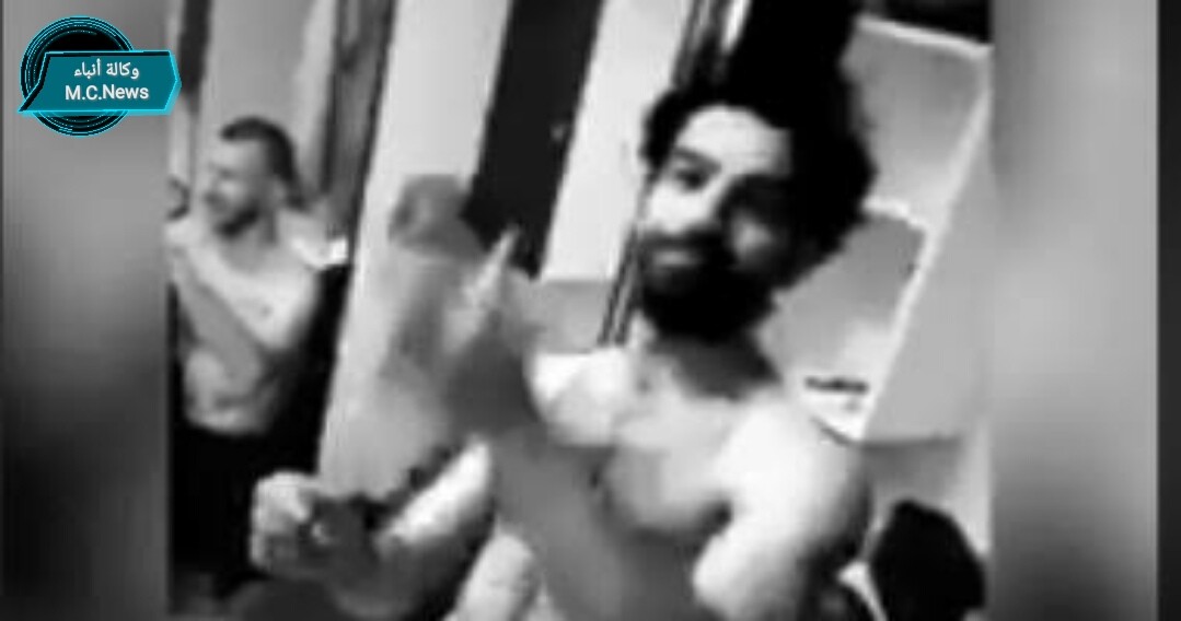 محمد صلاح يرقص مع لاعبي ليفربول بغرفة خلع الملابس احتفالاً بالوصول لنهائي أوروبا  (فيديو)