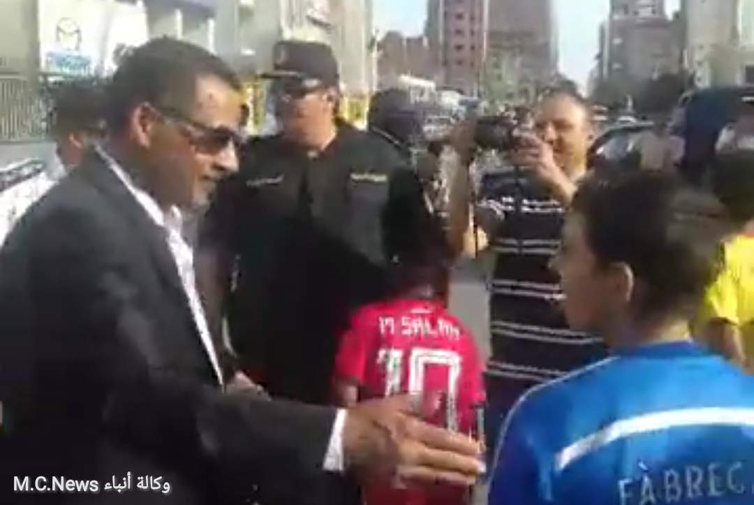 مدير أمن الإسماعيلية يسمح للأطفال بحضور مباراة الإسماعيلي وانبي مجاناً
