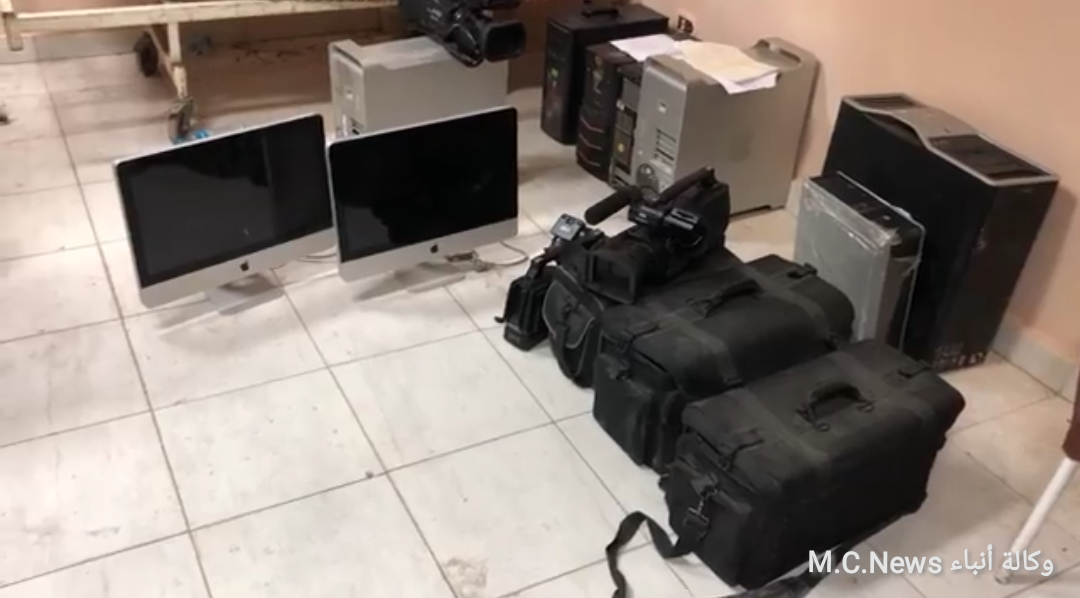 مباحث المصنفات تقتحم مقر إدارة ١٢ قناة فضائية بدون ترخيص بالجيزة  (فيديو)