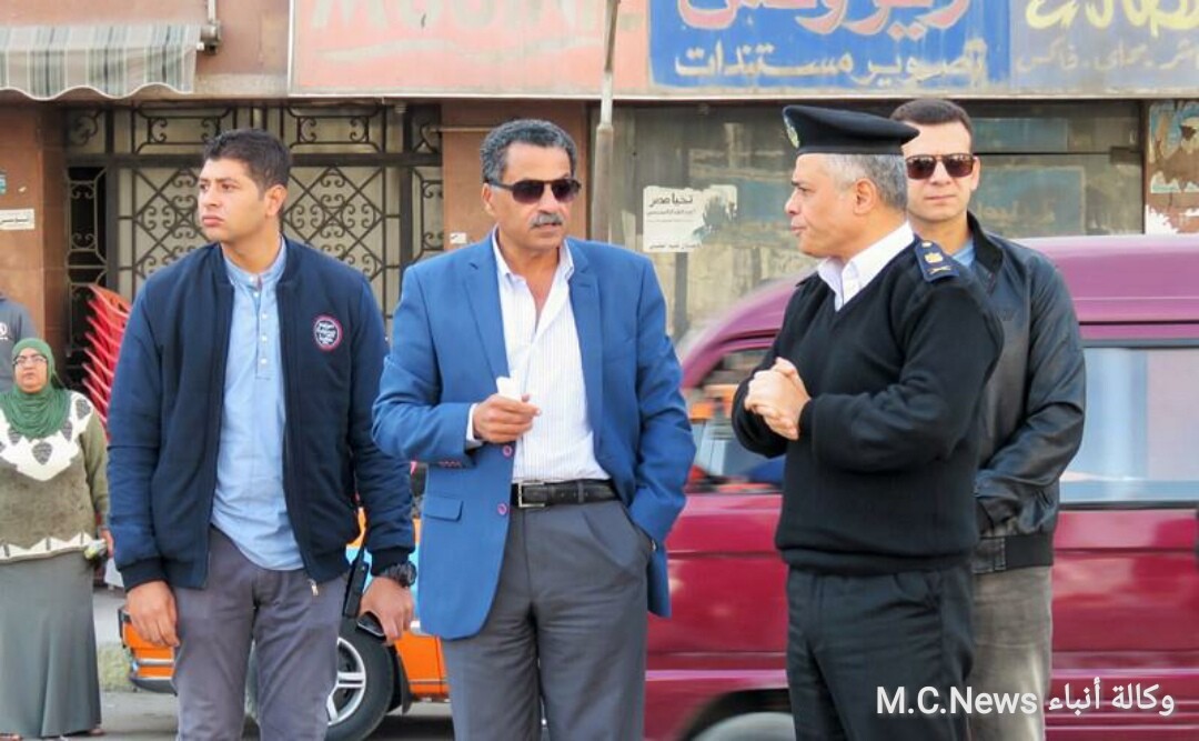 مدير أمن الإسماعيلية يتفقد الحالة الأمنية بحي ثالث سيراً علي الأقدام ويلتقي مع المواطنين