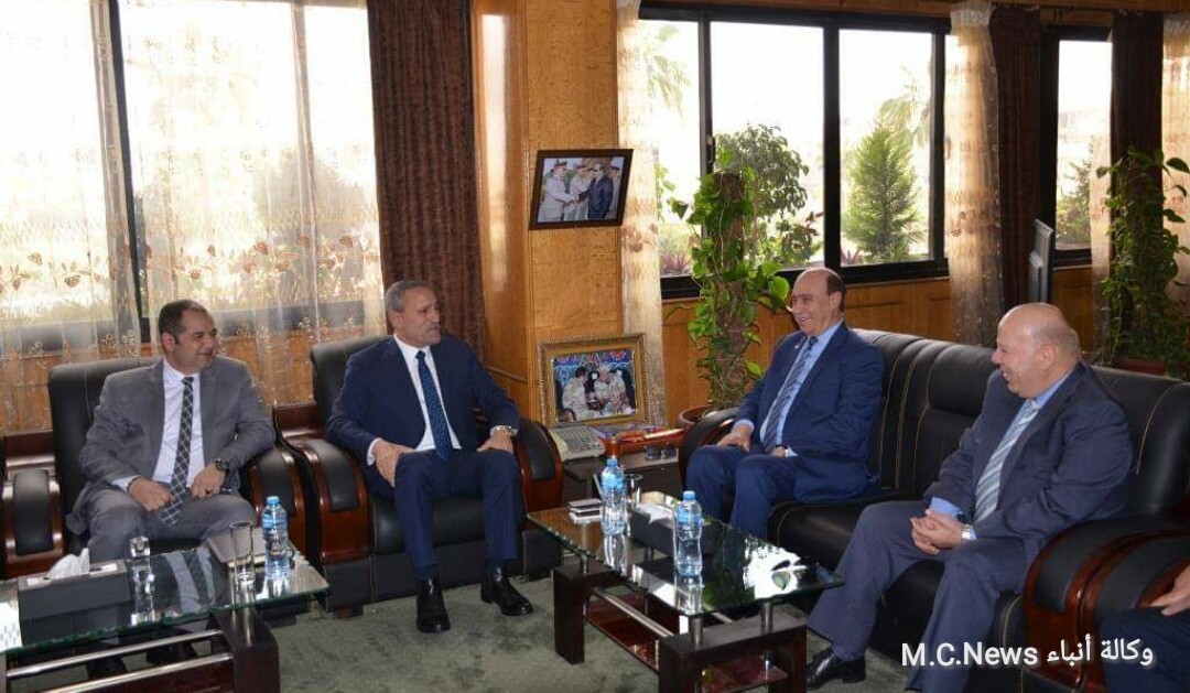 محافظ الإسماعيلية يستقبل الفريق مميش ويشيد بدور الهيئة في دعم المشروعات التنموية بالمنطقة