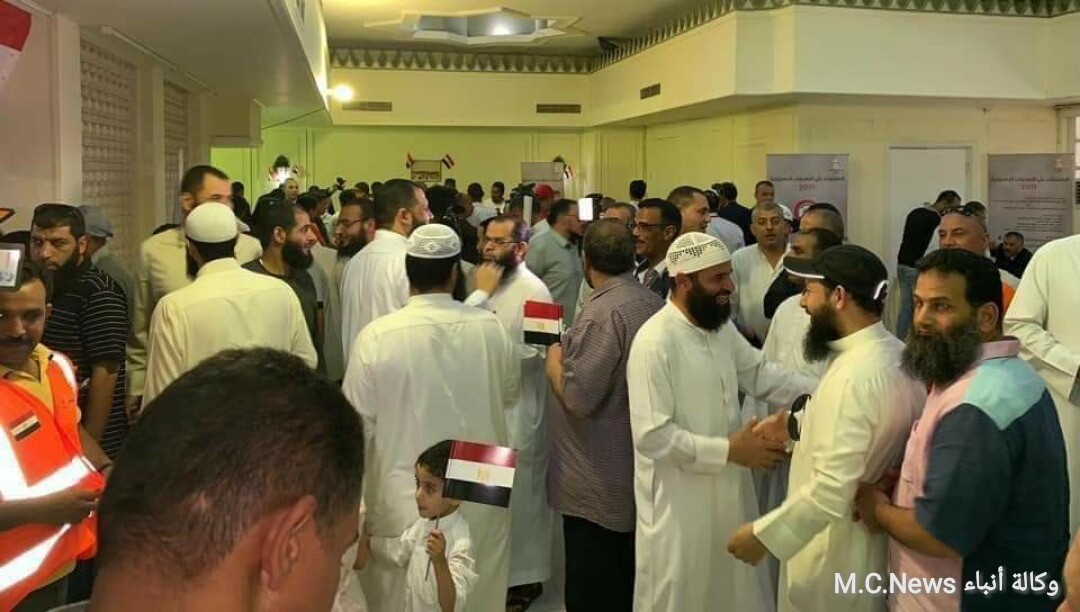 إقبال كبير من أعضاء حزب النور علي المشاركة في الإستفتاء على التعديلات الدستورية بالكويت