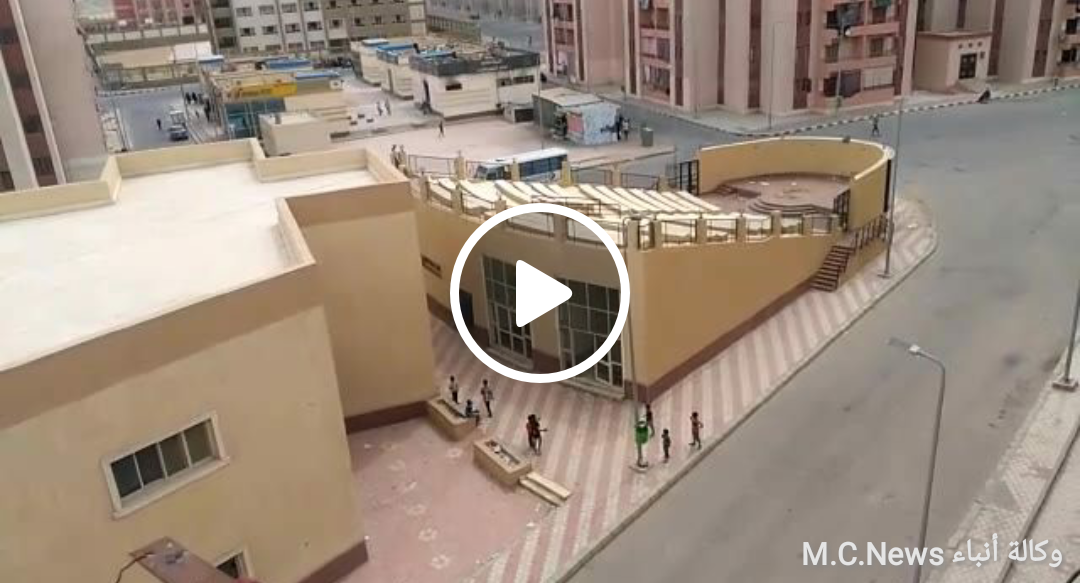أطفال أهالي حي الاسمرات يكسرون زجاج مركز الثقافة  (فيديو)