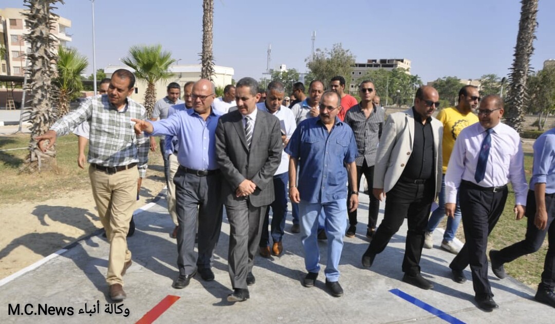رئيس جامعة قناة السويس يفتتح المسار الجديد للعيادات الخارجية بالمستشفى الجامعي