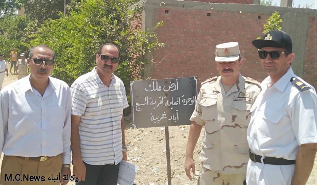 اللواء سامي علام يستأنف الموجه 13 ويزيل اشغالات مزلقان أبو صوير و30 فدان تعديات