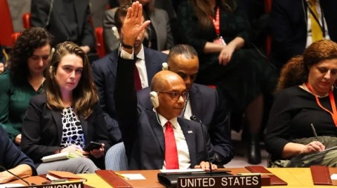 فيتو أميركي يفشل مشروع قرار بمجلس الأمن لوقف إطلاق النار في غزة ايدته 14 دولة وحماس تعقب (فيديو)